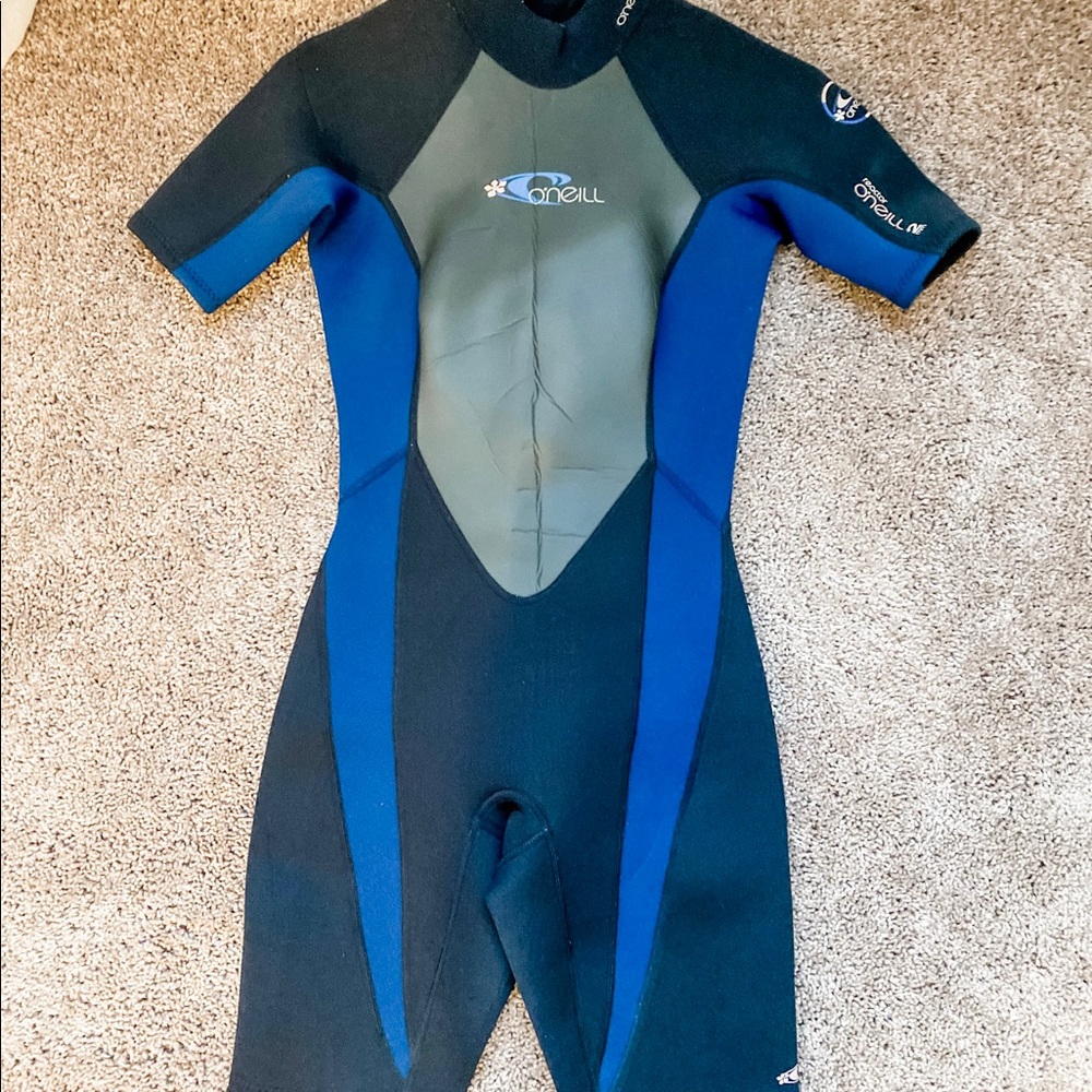 O’Neill Women’s short neoprene wetsuit!